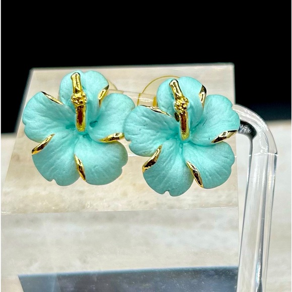 Vintage Tropical Hibiscus Earrings - Picture 4 of 5
